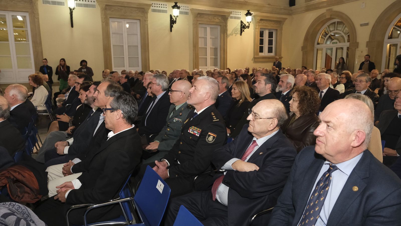Las fotografías de la entrega del Escudo de Oro de la Provincia al Doctor Francisco Ortega Viñolo