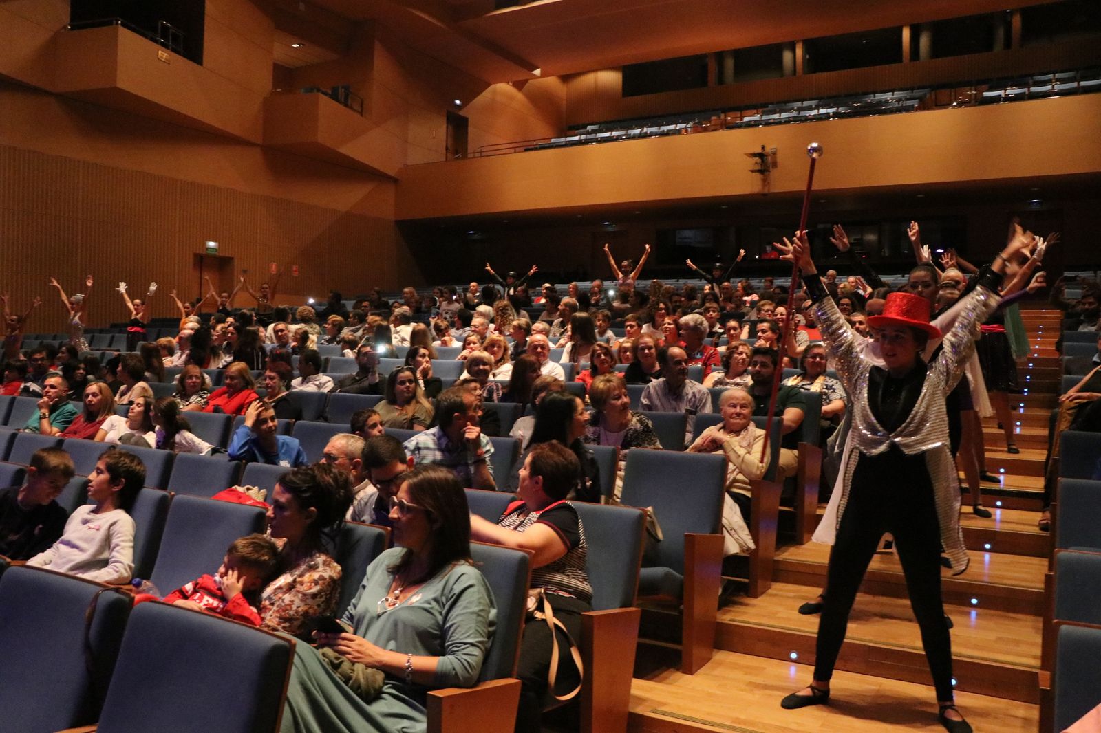 El Ejido se viste de rosa en una gala para luchar contra el cáncer de mama.
