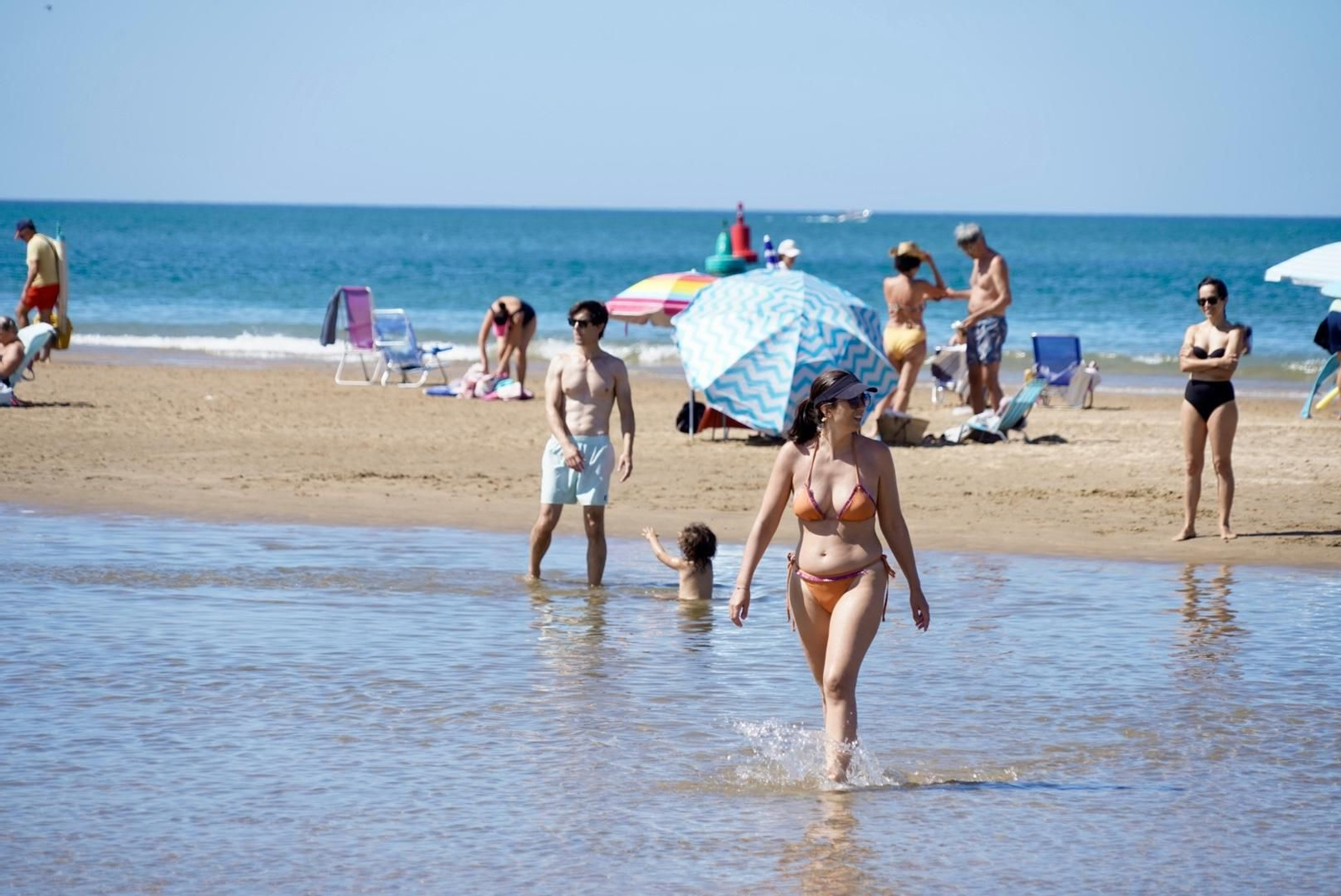 La mañana del sábado en la nueva playa de El Portil