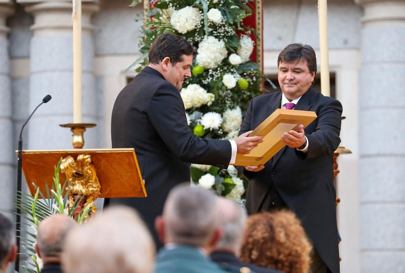 Imposición de la Medalla de Oro de Huelva a la Virgen de los Dolores