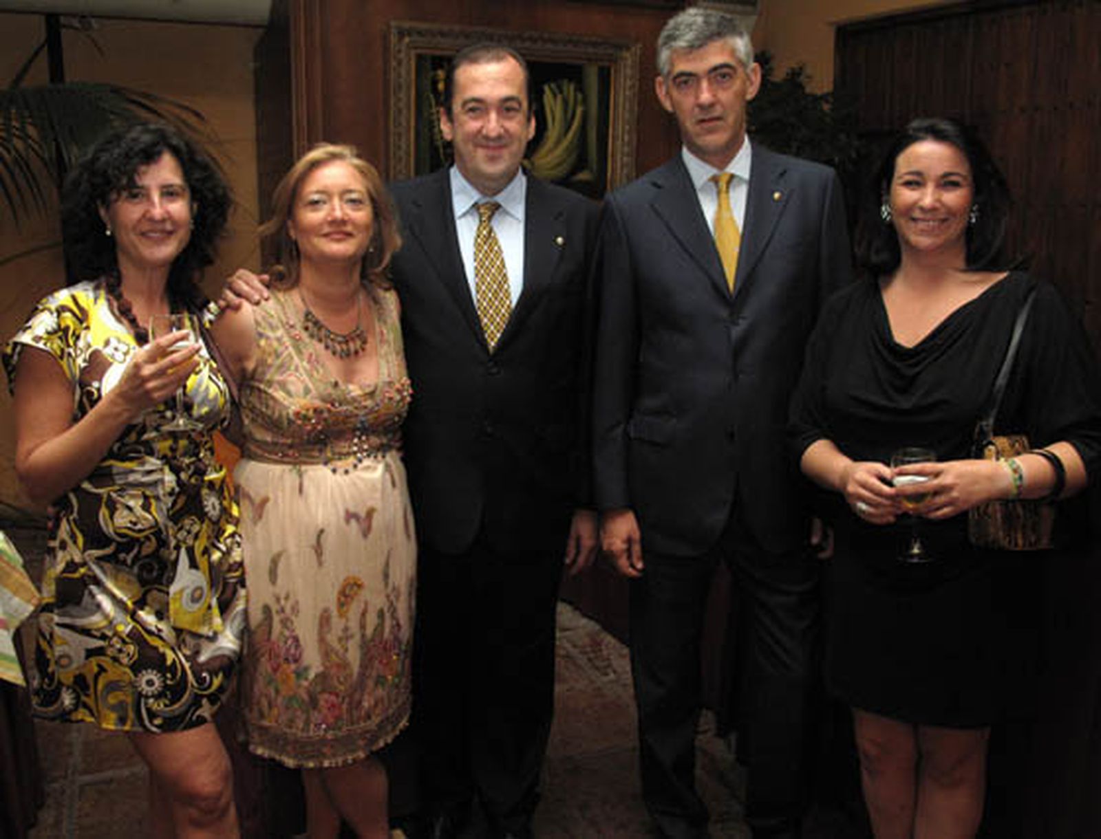 Sonia Molina, con los ‘leones’ Pilar Pérez, Juan Manuel Serrano y Alfonso Hortal, y Rocío Ruiz.

Foto: Victoria Ramírez