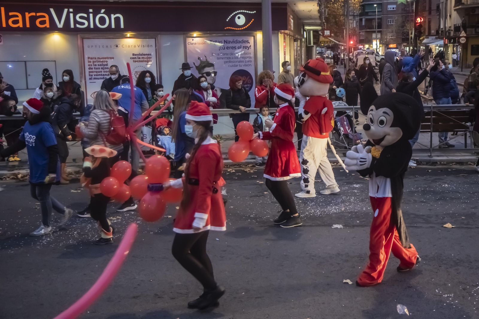 Fotos de las cabalgatas de Papá Noel en Granada