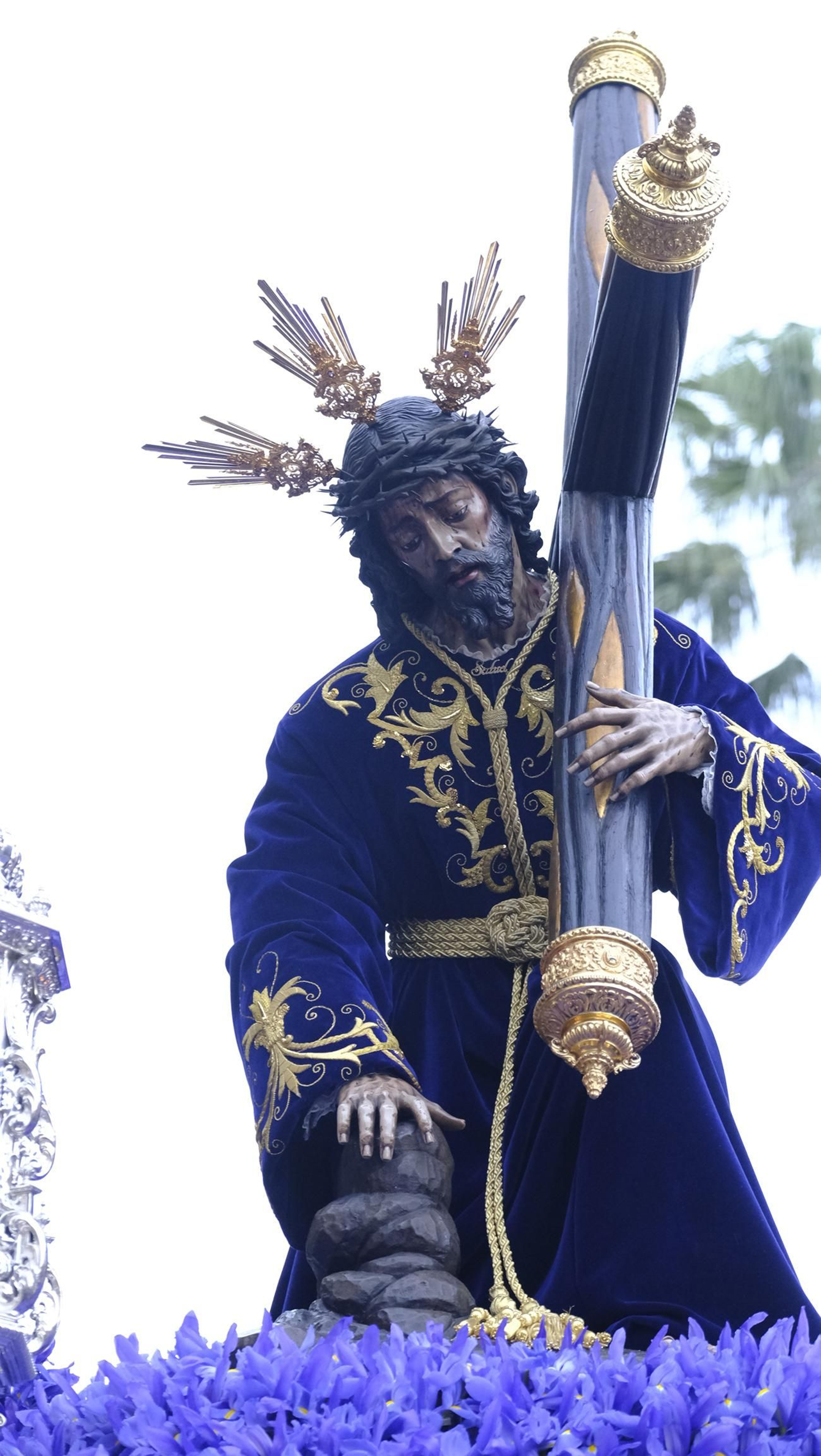 Pasión vuelve a su Iglesia de Santa Teresa azotada por la lluvia