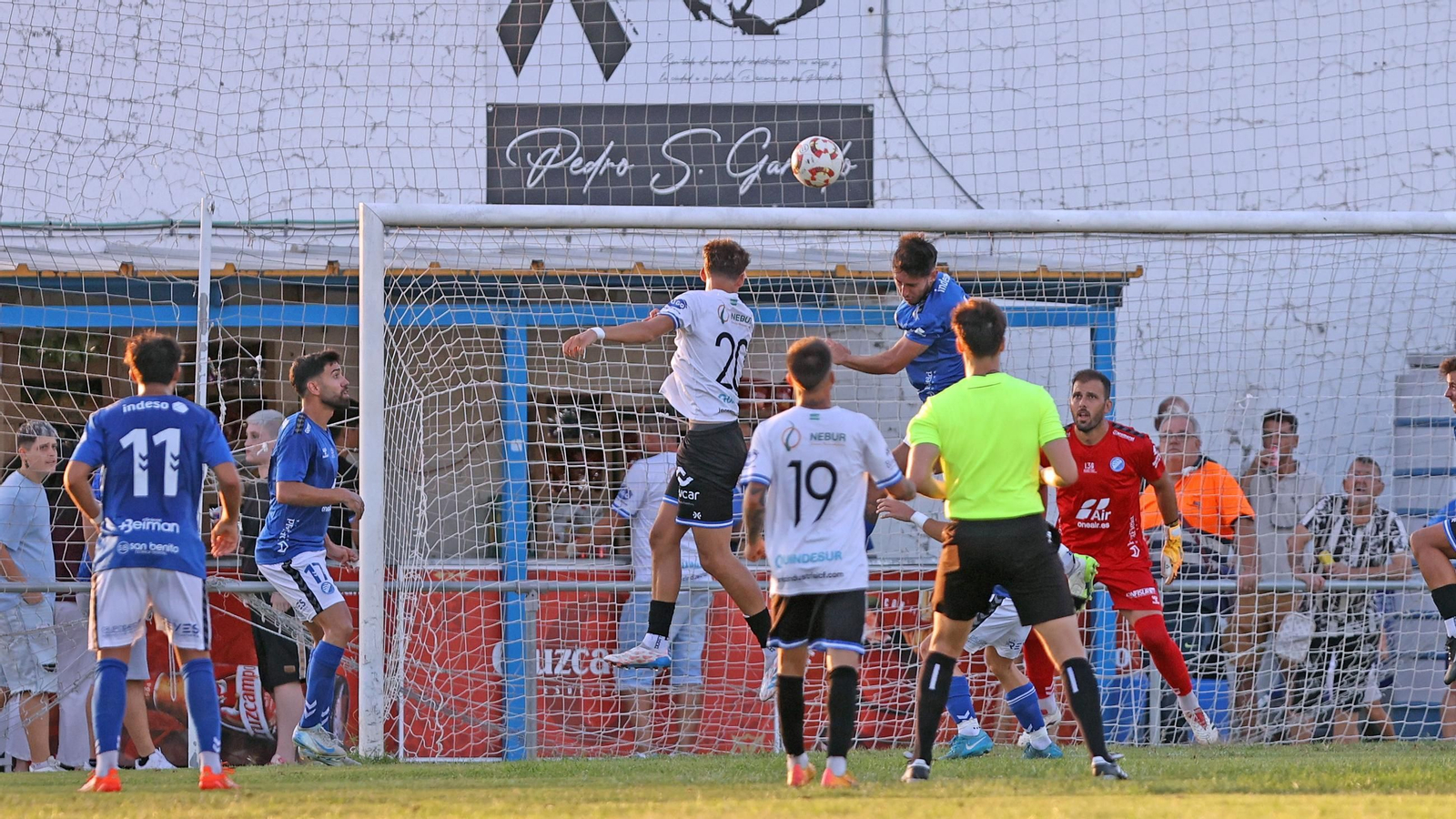 Imágenes del Trofeo de la Copa y la Venencia entre el Jerez Industrial y el Xerez DFC