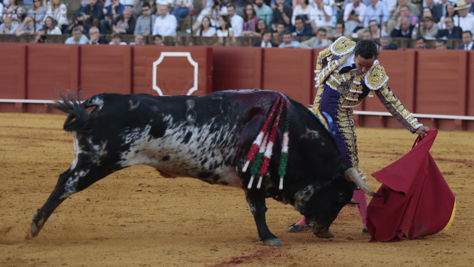 Las imágenes de la tercera de abono en La Maestranza