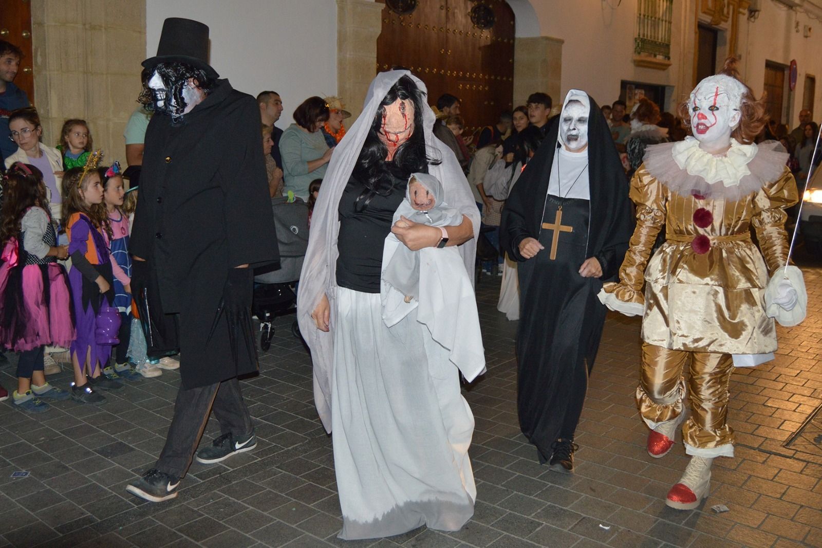 Búscate en la Cabalgata de Cruella de Vil en El Puerto