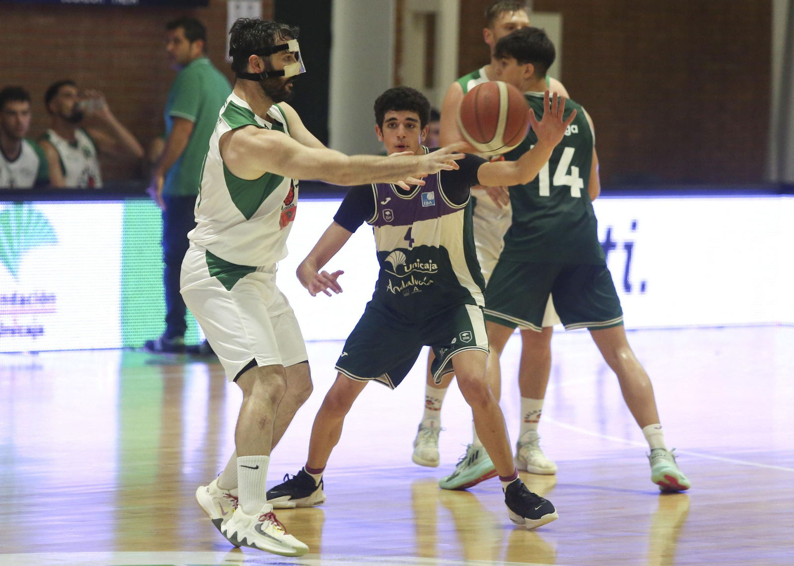 Las fotos del Unicaja EBA - Vikingos Syngenta Murgui