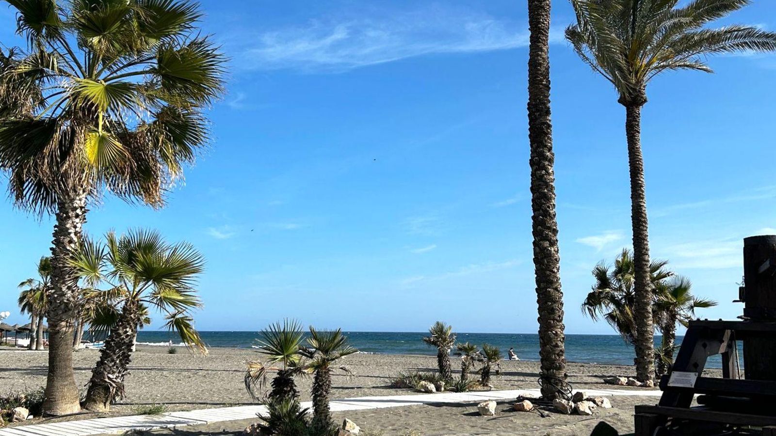 La playa de El Morche, en Torrox.