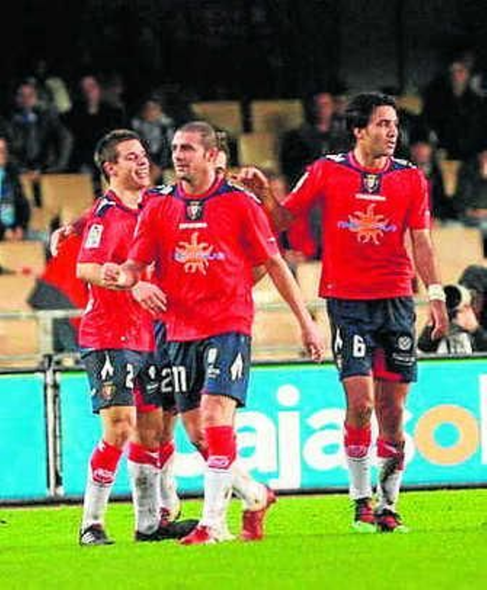 Osasuna celebra el gol.