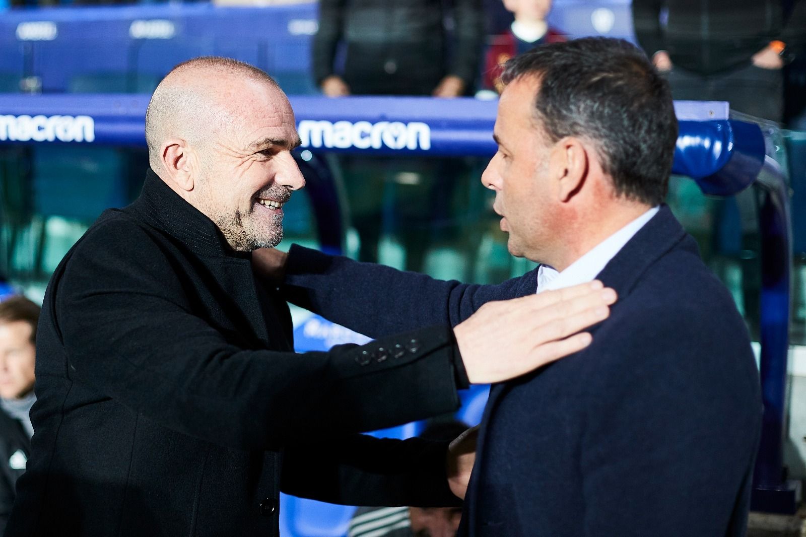 Javier Calleja saluda a Paco López.