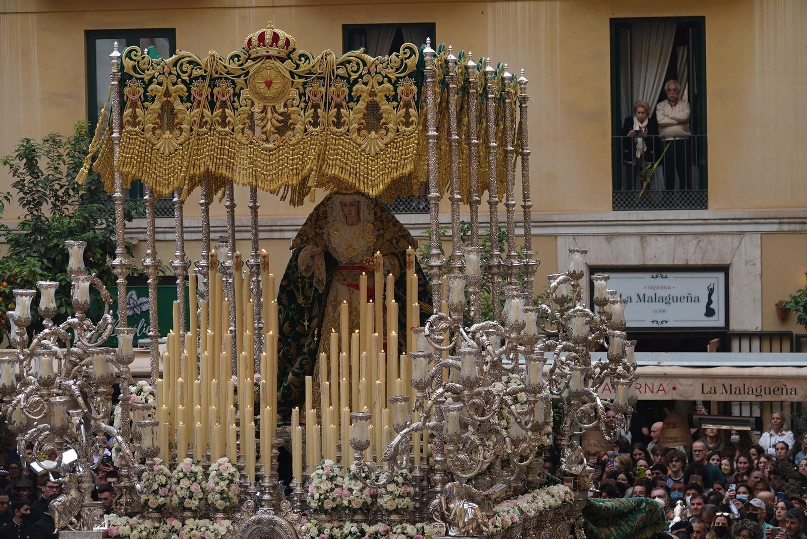 Las fotos de Estudiantes, en el Lunes Santo de Málaga