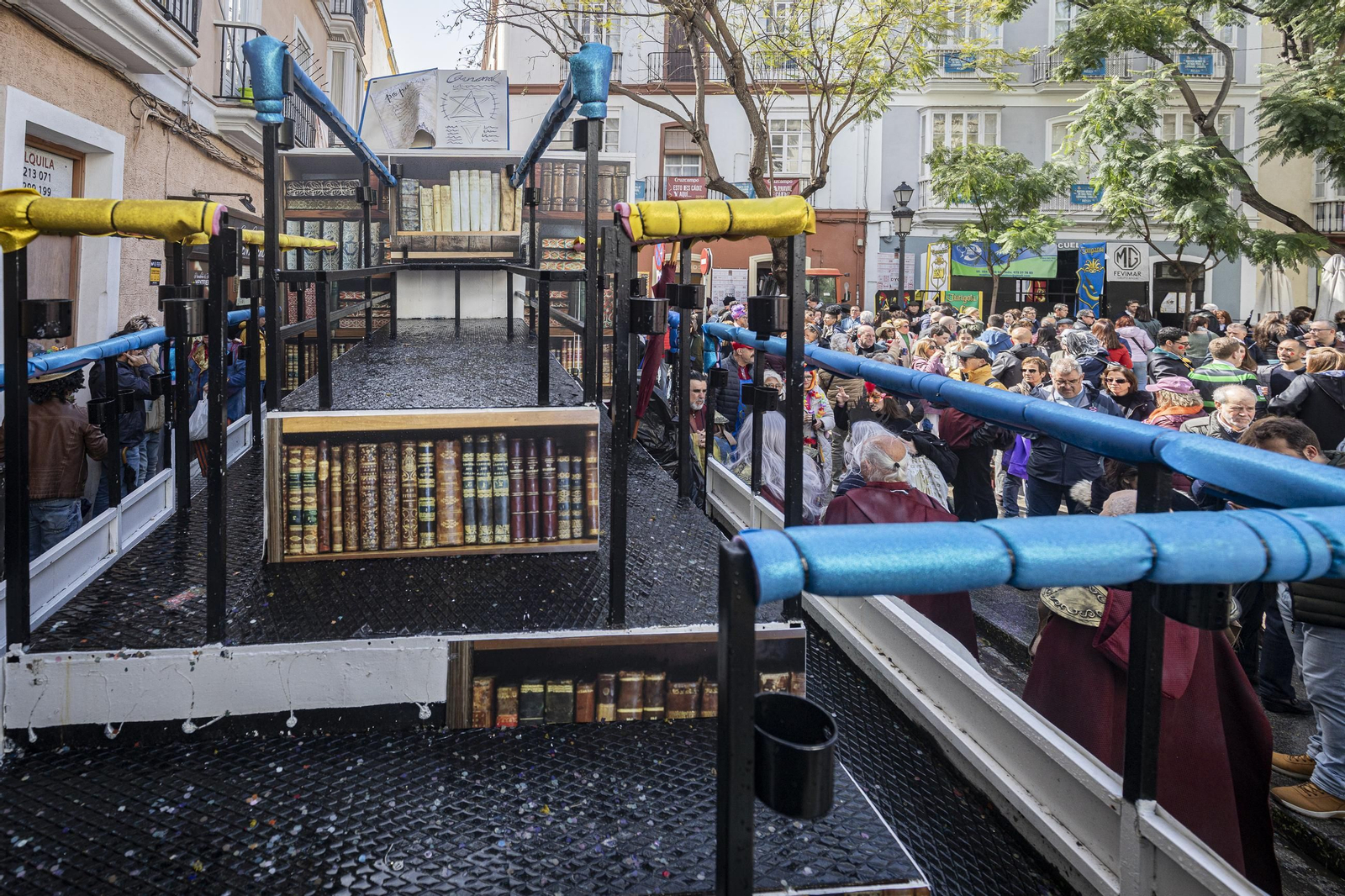 Las imágenes del segundo sábado de Carnaval de Cádiz 2025: Carrusel de coros bajo la lluvia