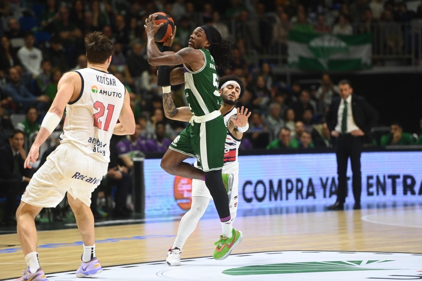 El Unicaja - Cazoo Baskonia, en imágenes