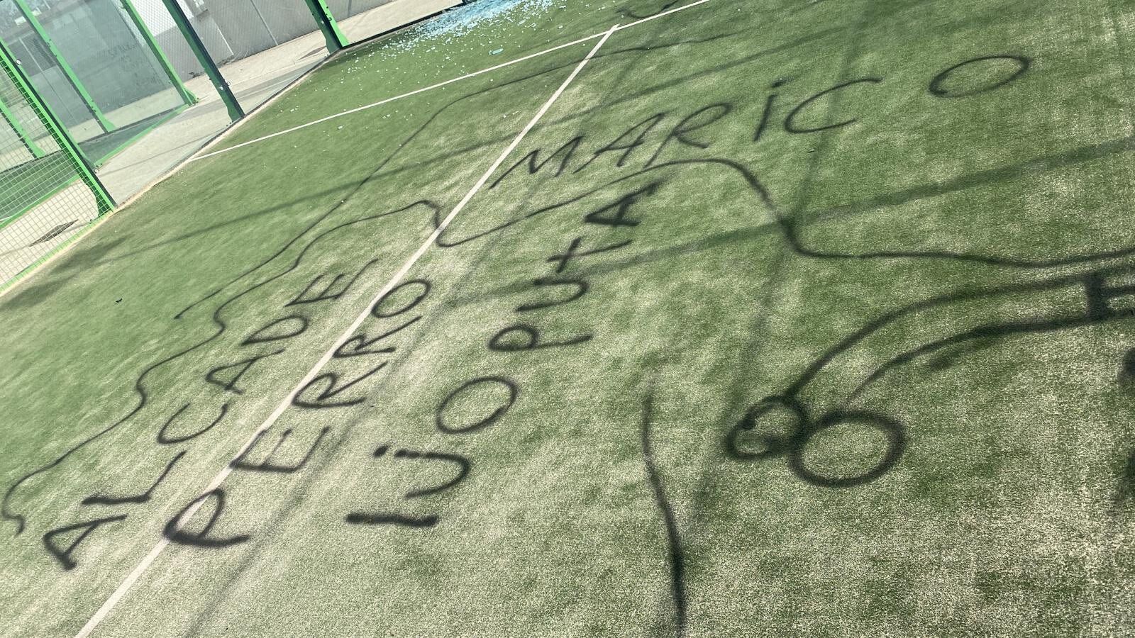 Aparecen pintadas homófobas contra el alcalde de Los Molares