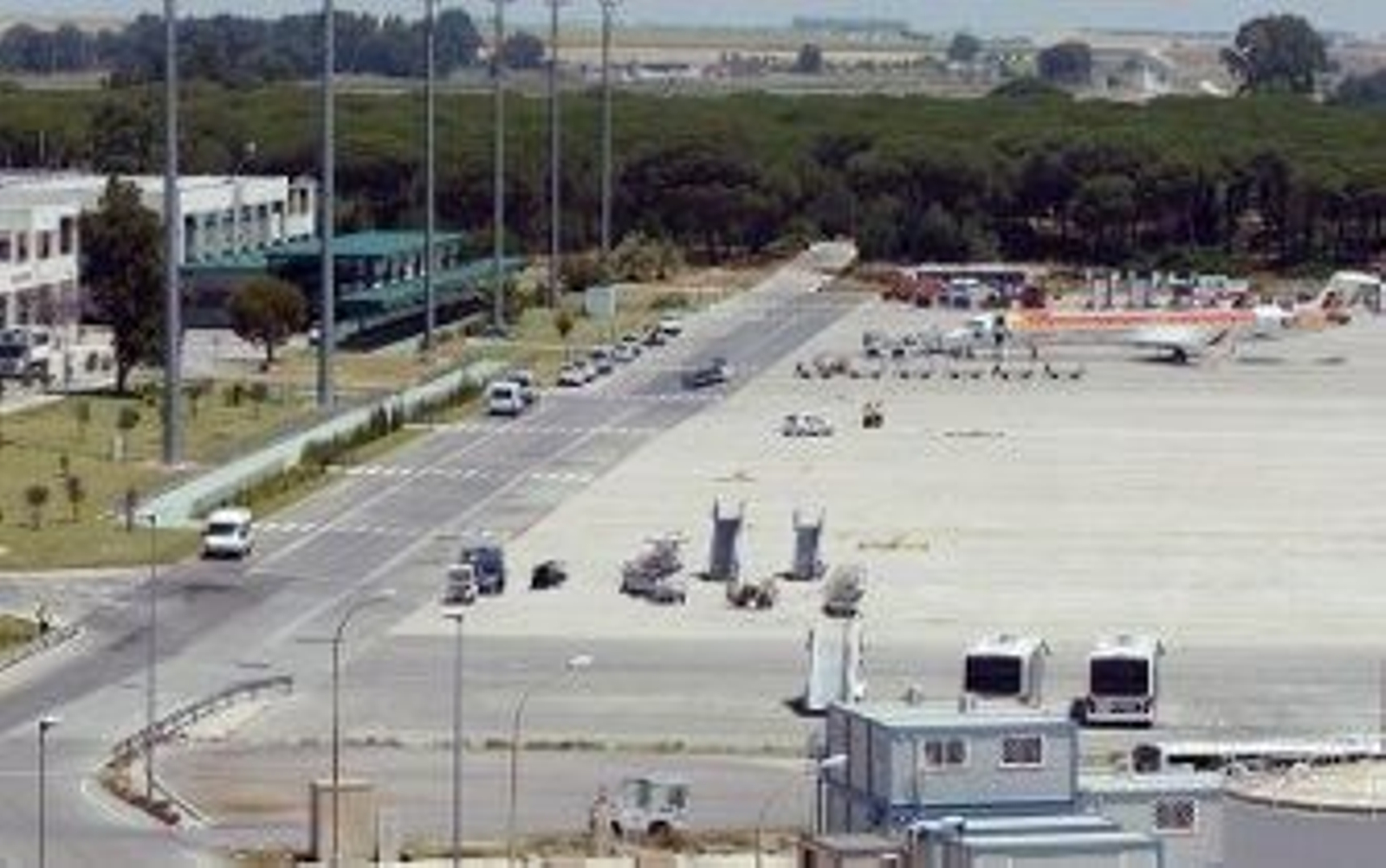 El aeropuerto vuelve a tener conexión directa con Bilbao un día a la semana