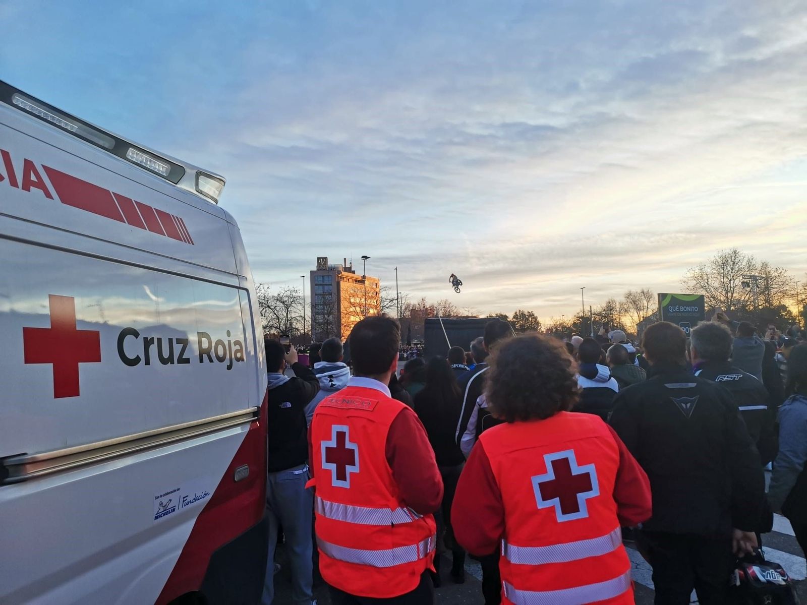 Voluntarios de Cruz Roja en una asistencia
