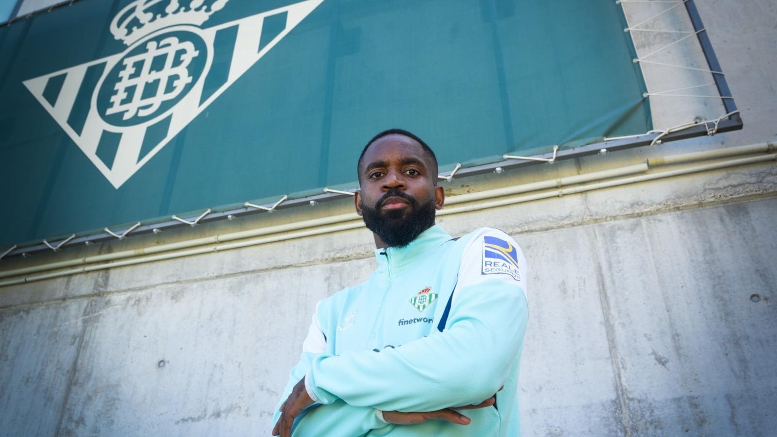 Bakambu posa para Diario de Sevilla