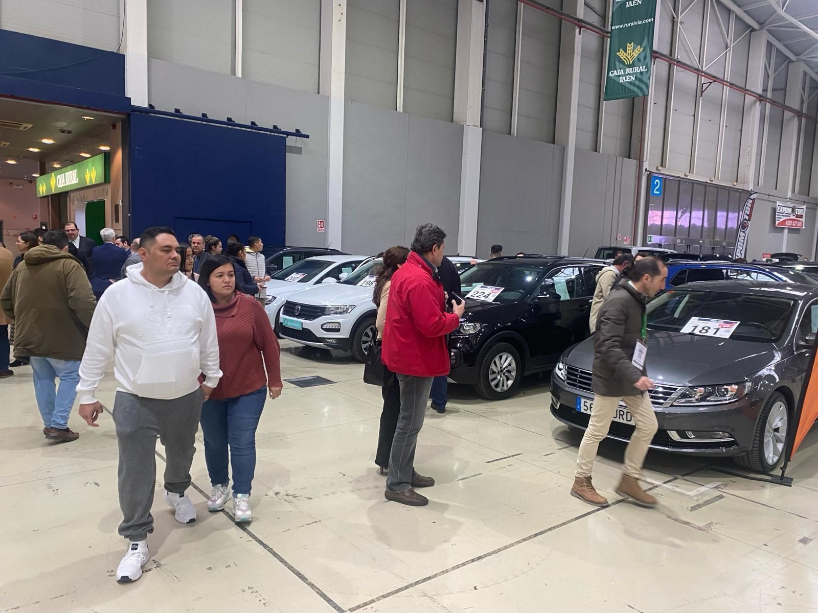 En imágenes: más de 350 coches se exponen en el XVI Salón del Vehículo de Ocasión de Jaén