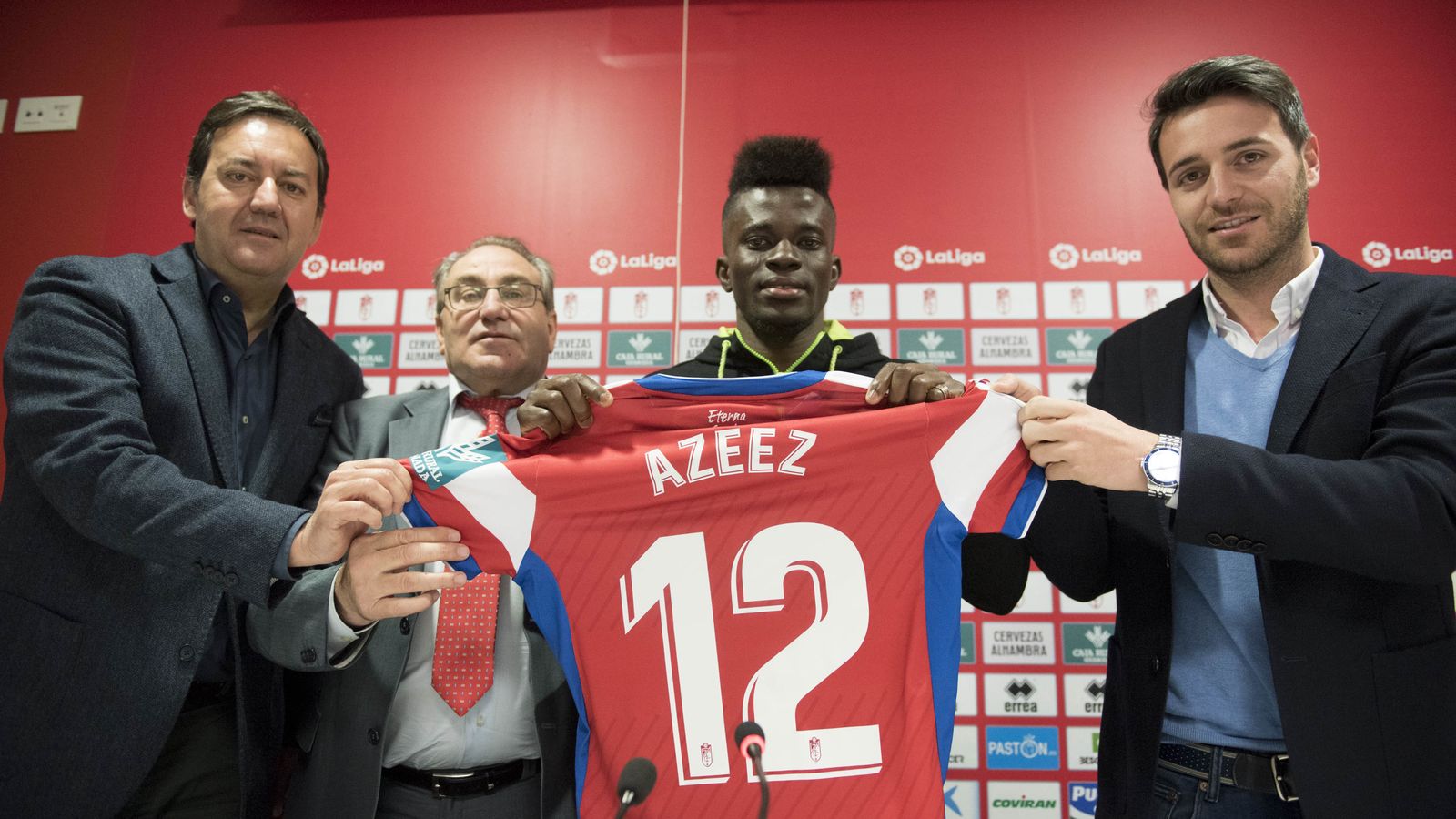 Azeez fue presentado el pasado sábado como nuevo jugador del Granada CF.