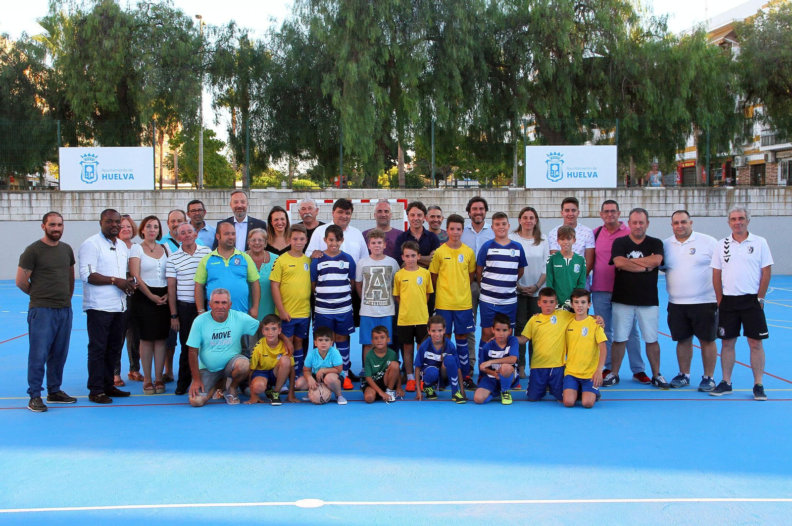 Imágenes de la inauguración de las pistas deportivas de la Paza Andévalo