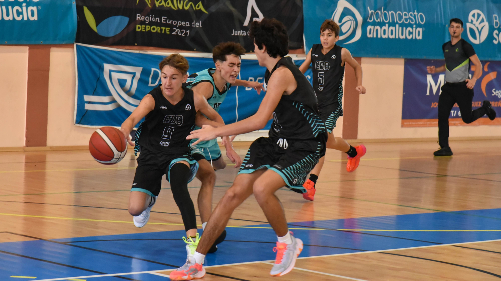 Las fotos de la tercera jornada del Andaluz infantil masculino de baloncesto en La Línea
