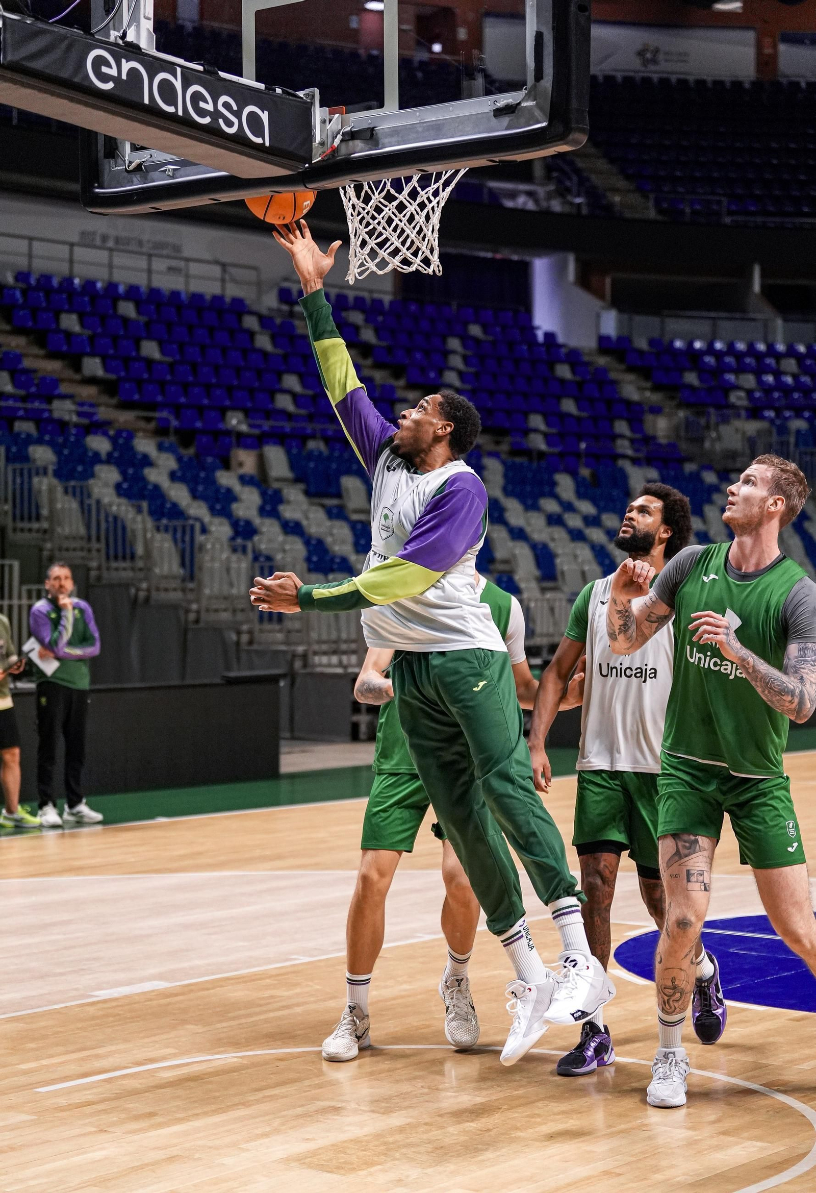 El Unicaja, con todos para preparar el duelo ante Burgos