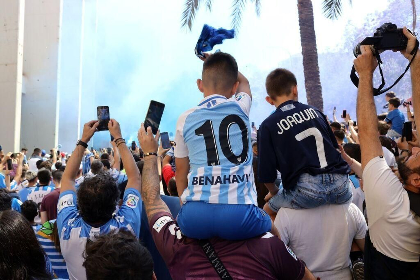 Recibimiento de la afición.