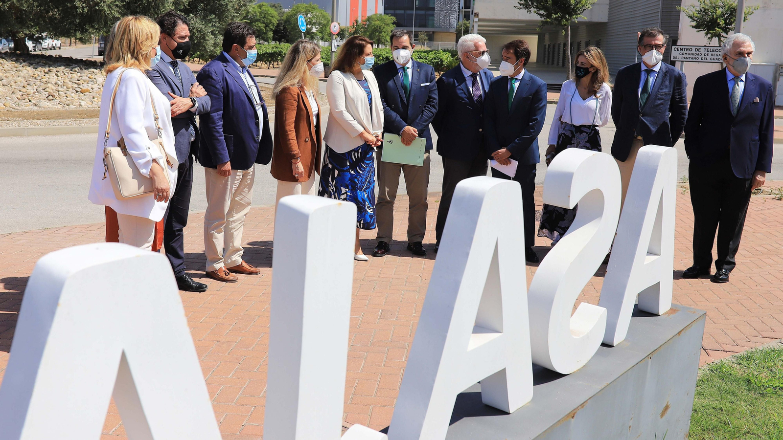 Juanma Moreno asiste a la clausura de la asamblea de Asaja en Jerez