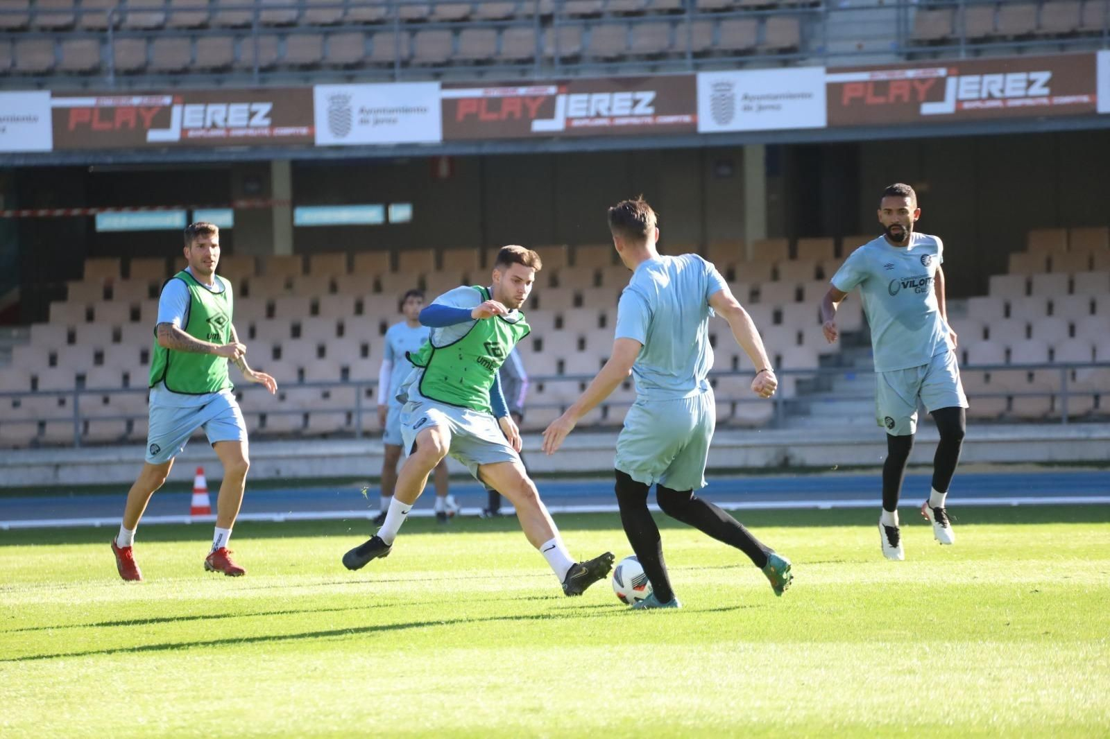 Imágenes del entrenamiento del Xerez DFC en Chapín Imágenes del entrenamiento del Xerez DFC en Chapín