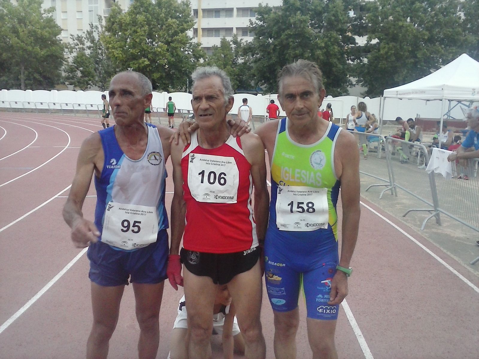 Antonio Domínguez, Julio Fernández y Juan Iglesias, en Isla Cristina.