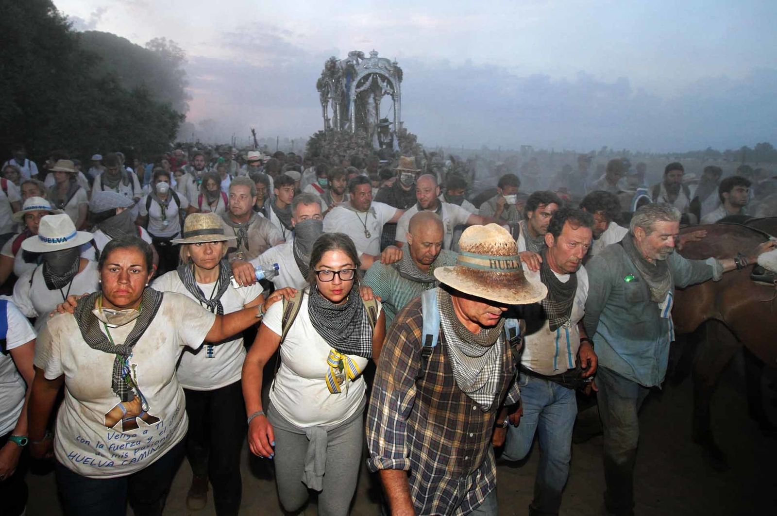 Imágenes de la llegada de la Hermandad del Rocío de Huelva a la aldea
