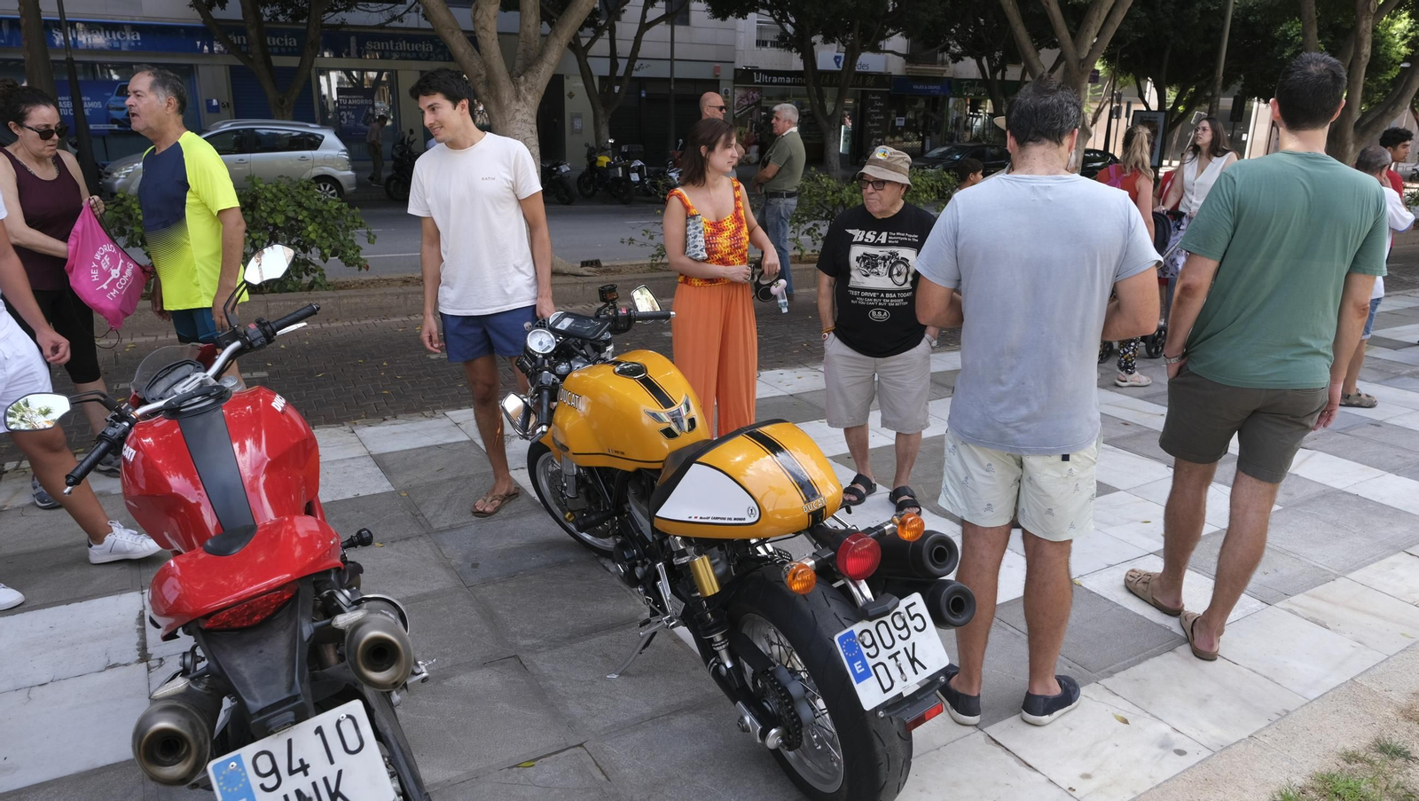 Exposición de motos antiguas y Ducatis en la Feria de Almería 2025, en imágenes