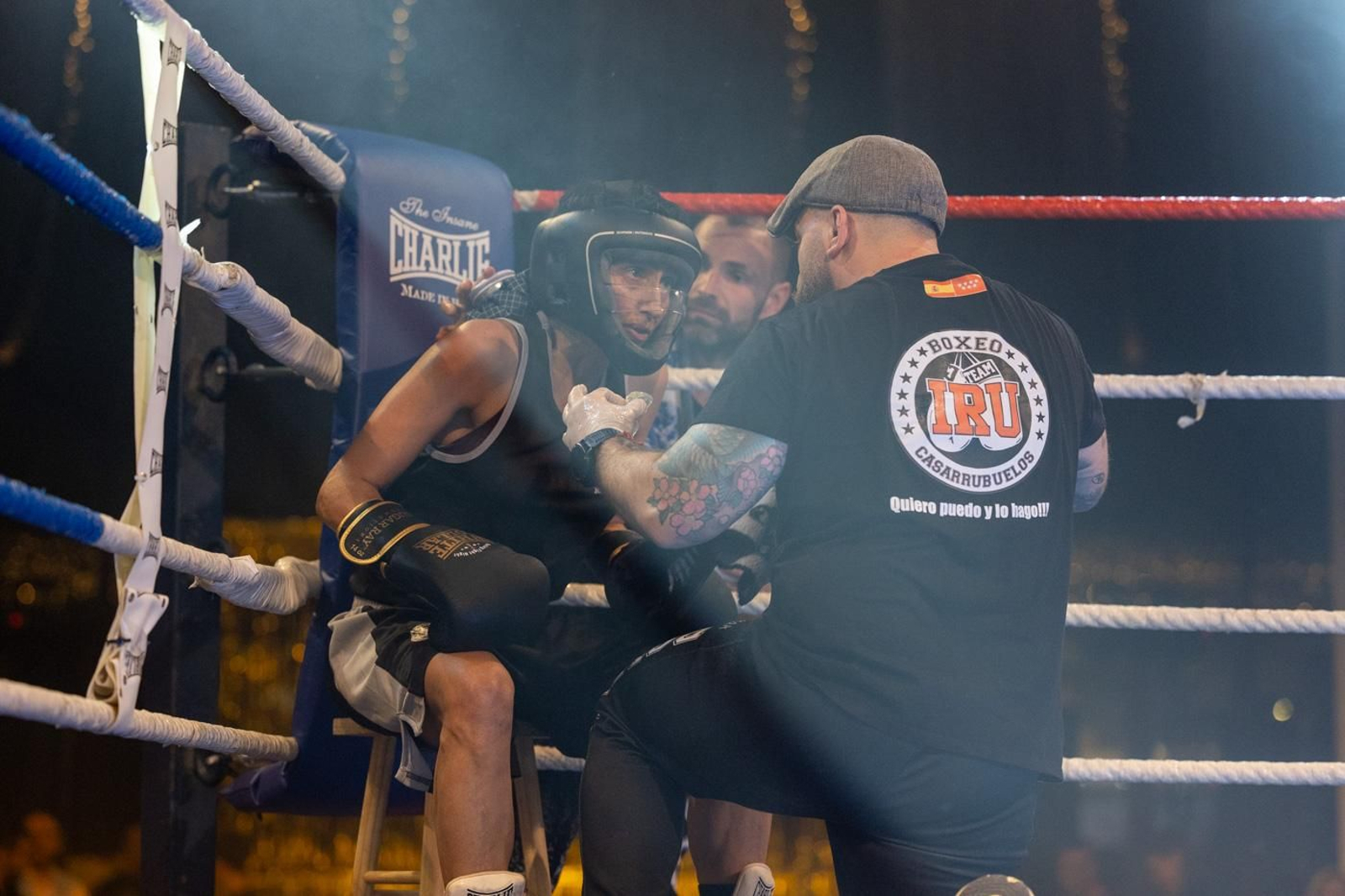 El boxeo solidario de la VI velada White Collar Boxing cautiva al público de Jaén