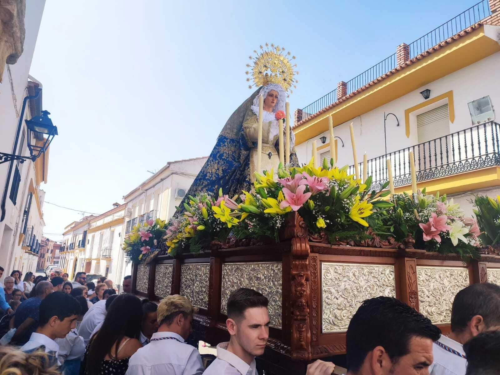 María Santísima de la Alegría procesiona en Almodóvar del Río.