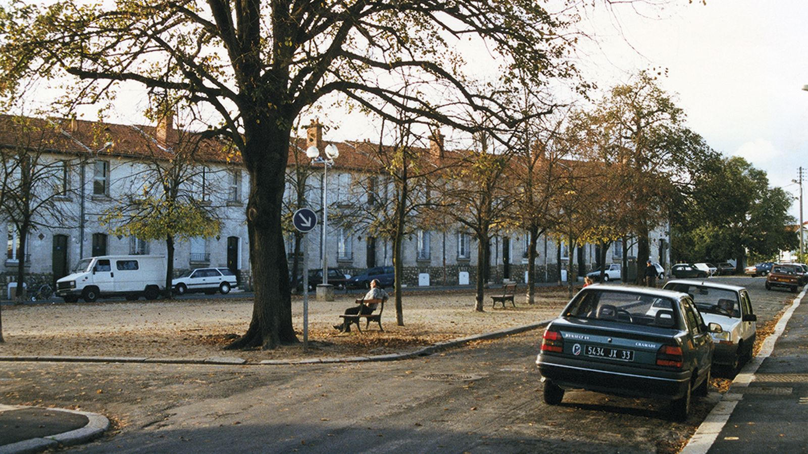 Plaza Léon Aucoc, en Burdeos, objeto de uno de los gestos más significativos y radiacales en la trayectoria del estudio.