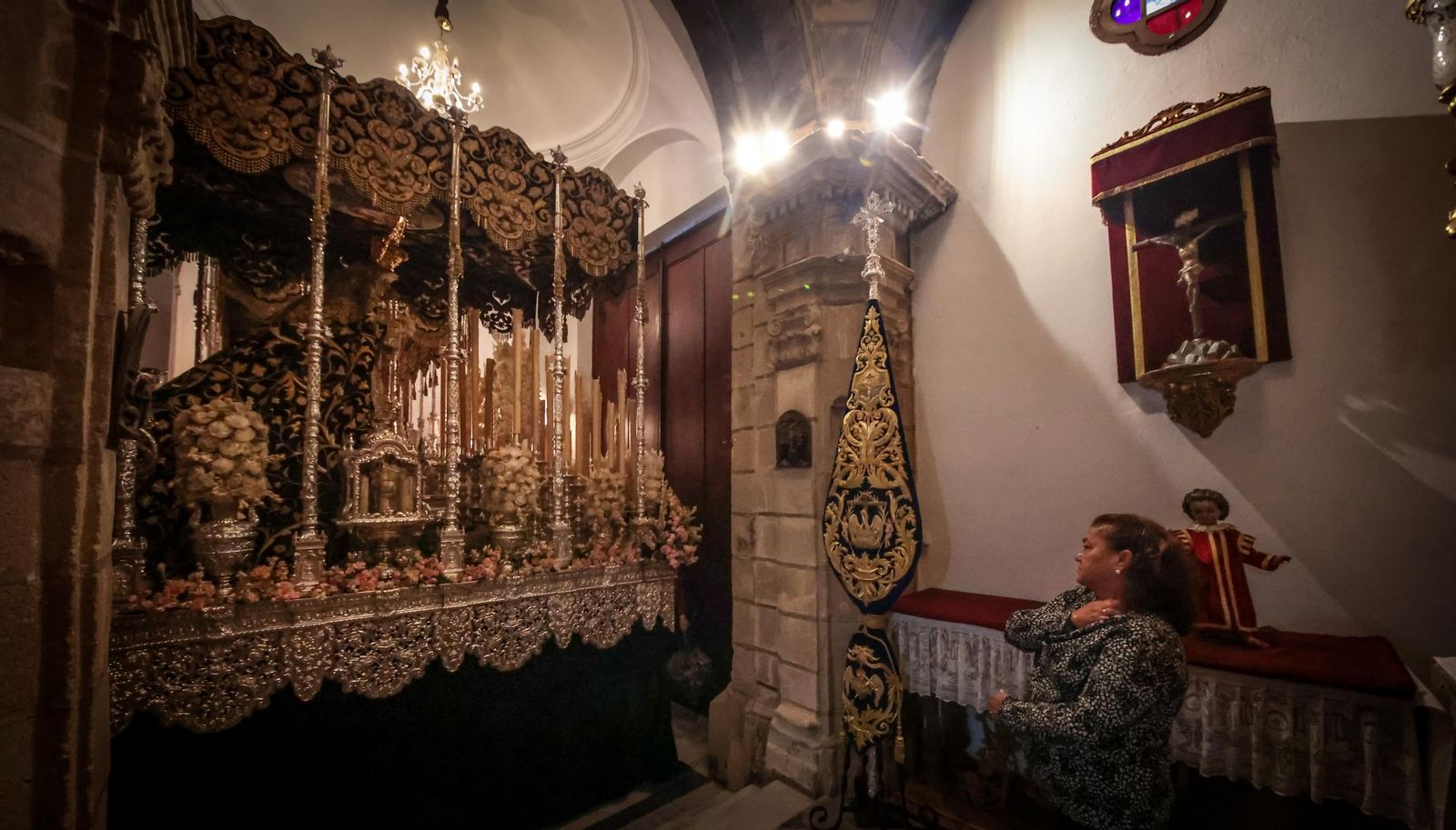 Imágenes de la visita a los templos tras el aplazamiento de la Magna Mariana de Jerez