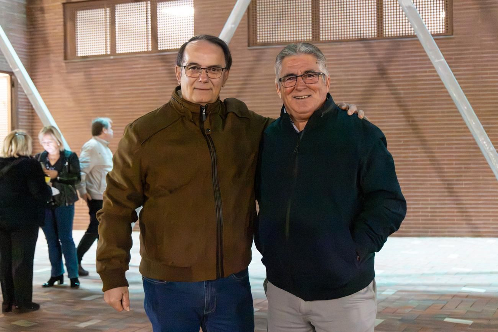 Así se disfruta en Jaén del concierto de Raphael, "Raphaelísimo"