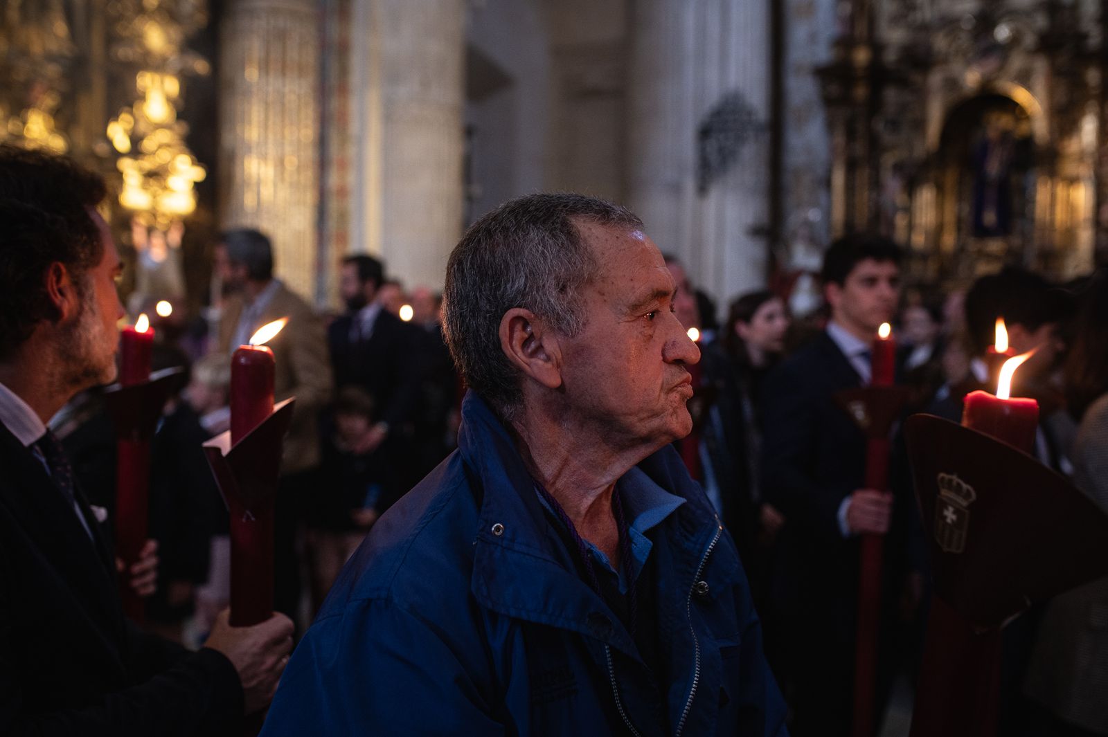 El traslado del Señor de Pasión a su paso, en imágenes