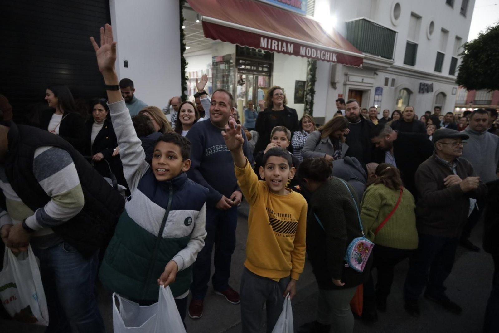 La cabalgata los Reyes Magos de Chiclana, en imágenes