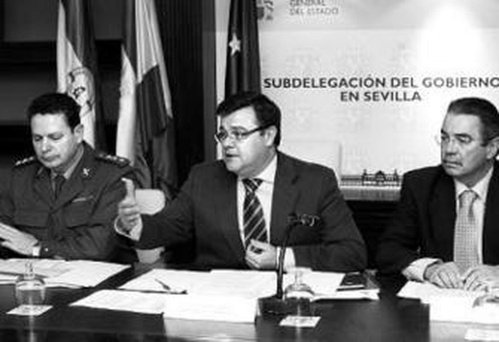 Faustino Valdés, ayer, en la junta de seguridad del Aljarafe.