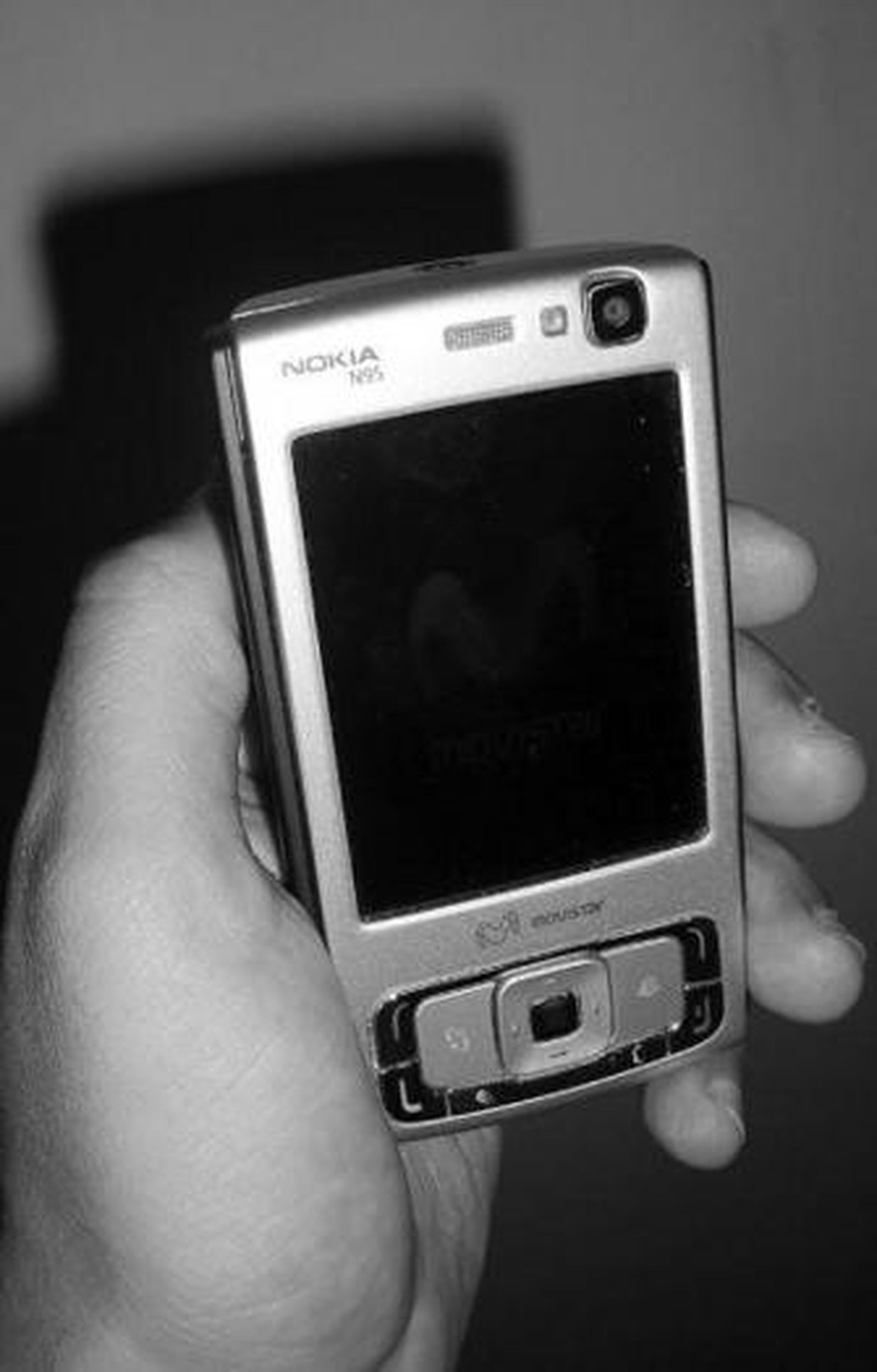 Modelo de móvil que se usaba para la estafa.