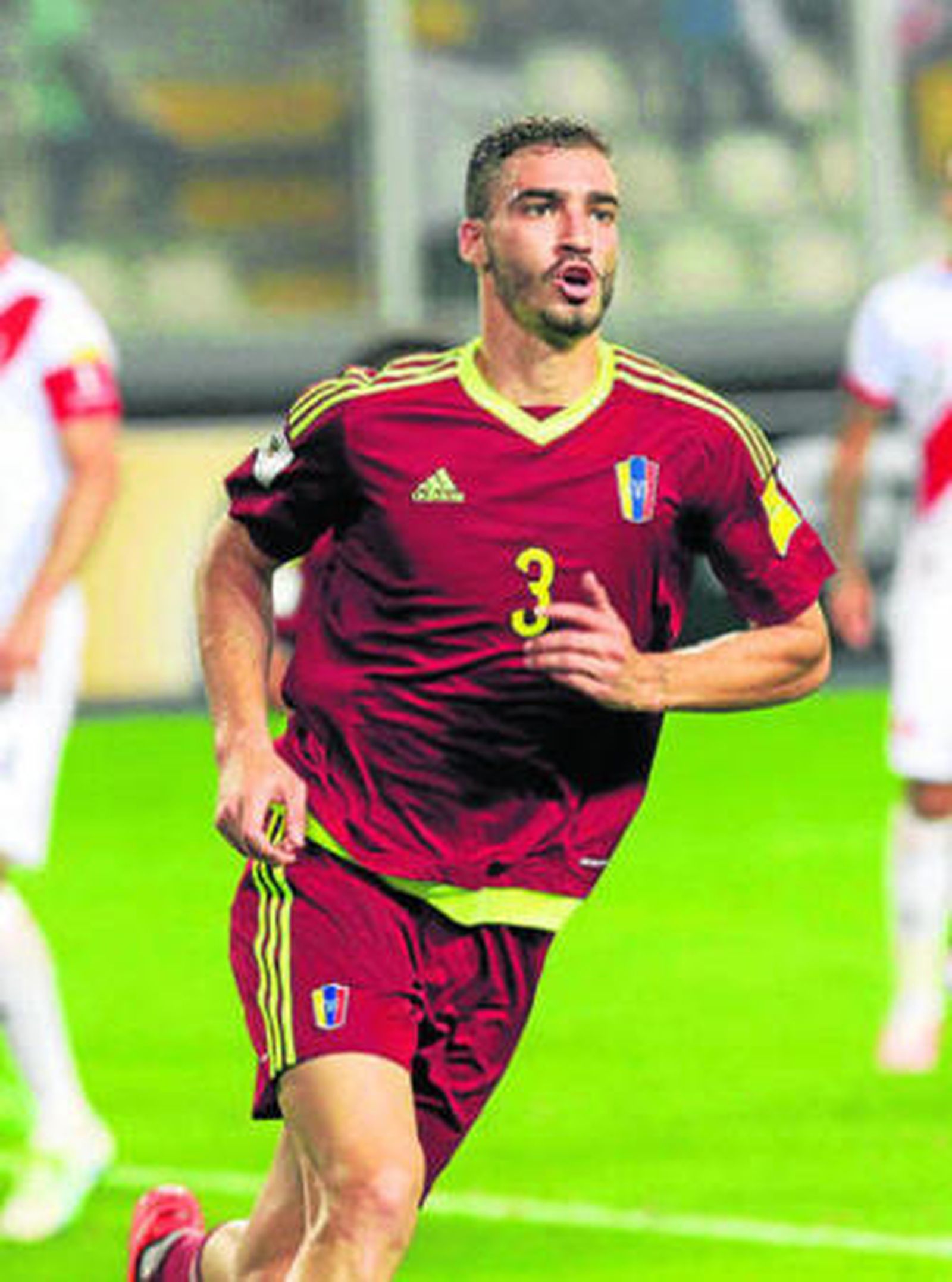 Mikel Villanueva celebra su gol ante Perú.