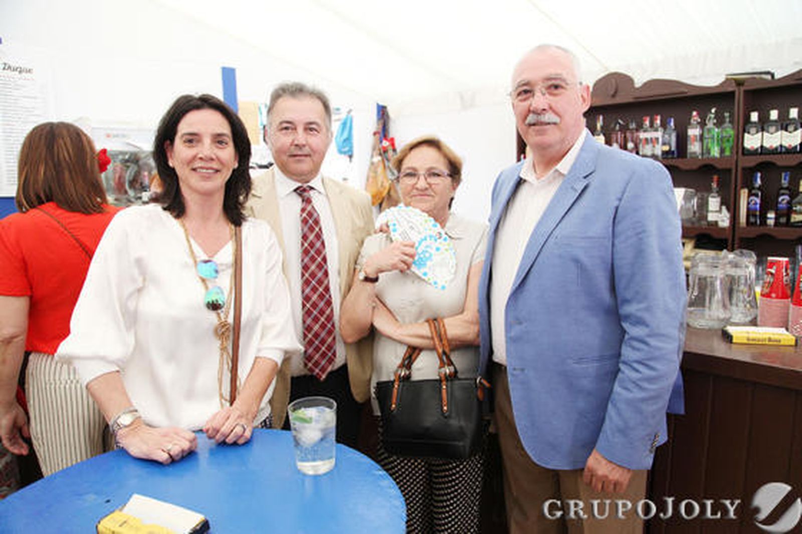 Carmela Jaramillo, junto a Jesús Carrero, de Aviación Agrícola J. Carrero, S.L.; Li Ramírez y Antonio Padillo, inspector del Cuerpo Nacional de Policía y presidente de la Asociación Policial Santo Ángel.

Foto: Vanesa Lobo