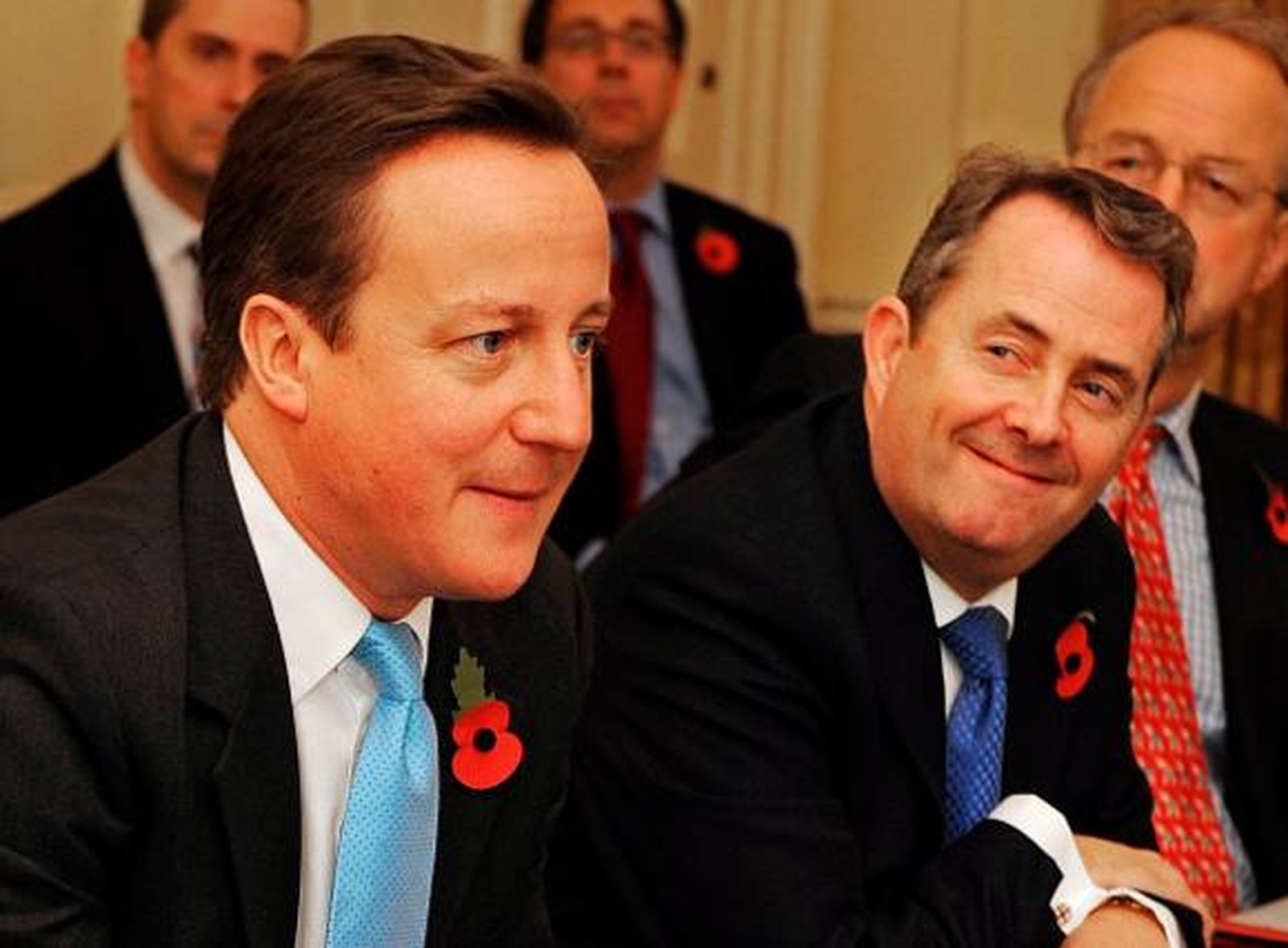 El Gobierno británico defiende al ministro de Defensa a pesar de sus "graves errores"