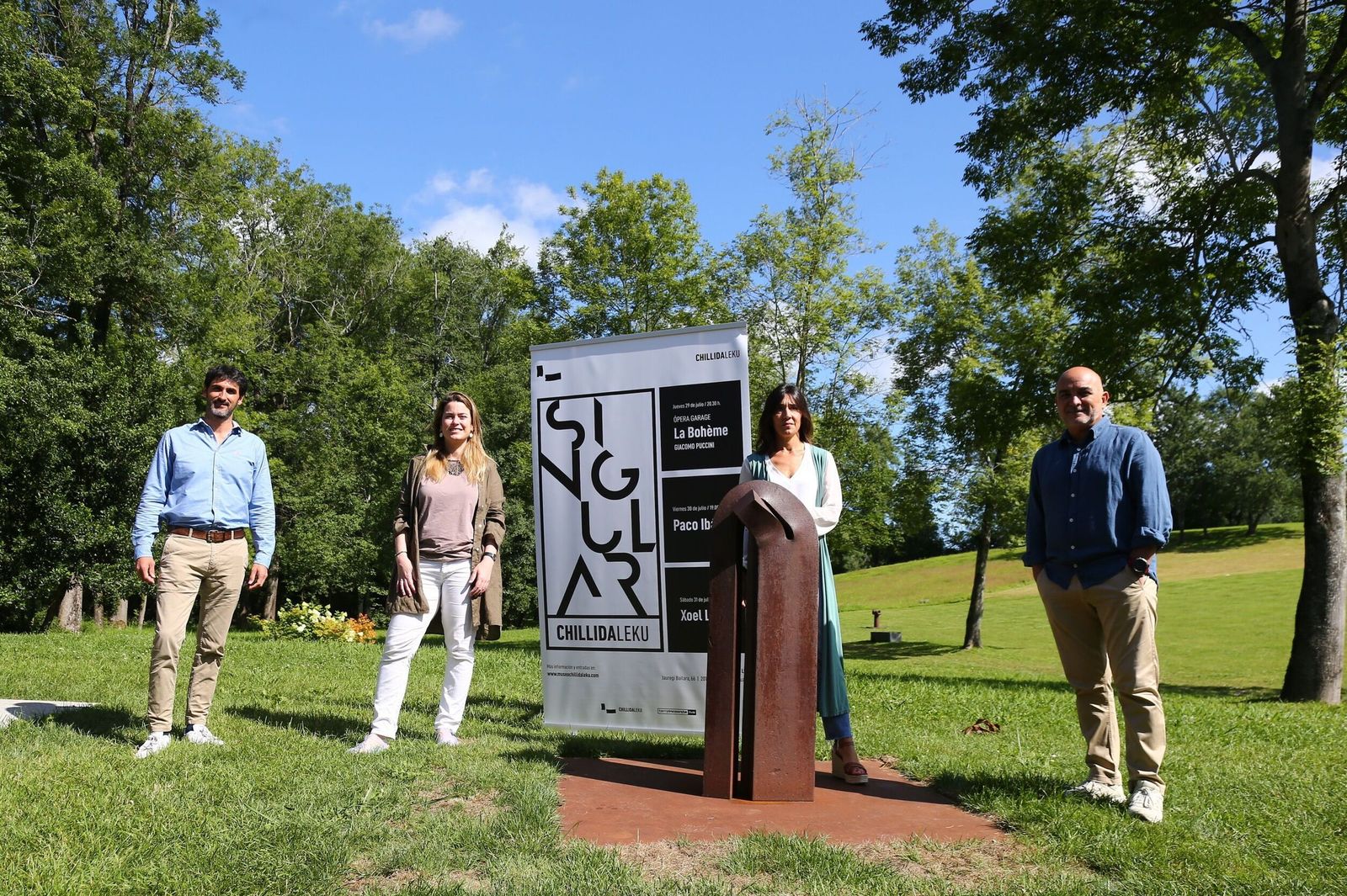 Mikel Chillida, Mireia Massagué, Macarena Bergareche y José Manuel Toledo en la presentación del Singular Chillida Fest en Hernani.