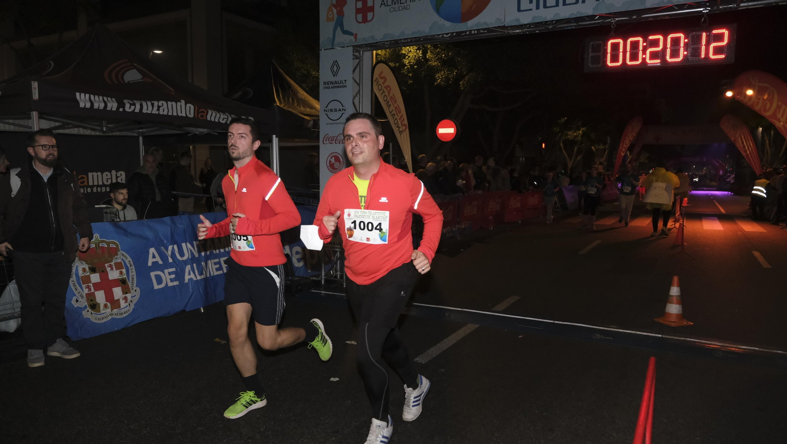 Imágenes de la XIV edición de la San Silvestre de Almería