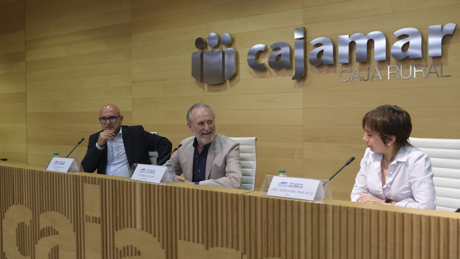 Fotogalería de Diario de los Libros, con el escritor Jorge Molist