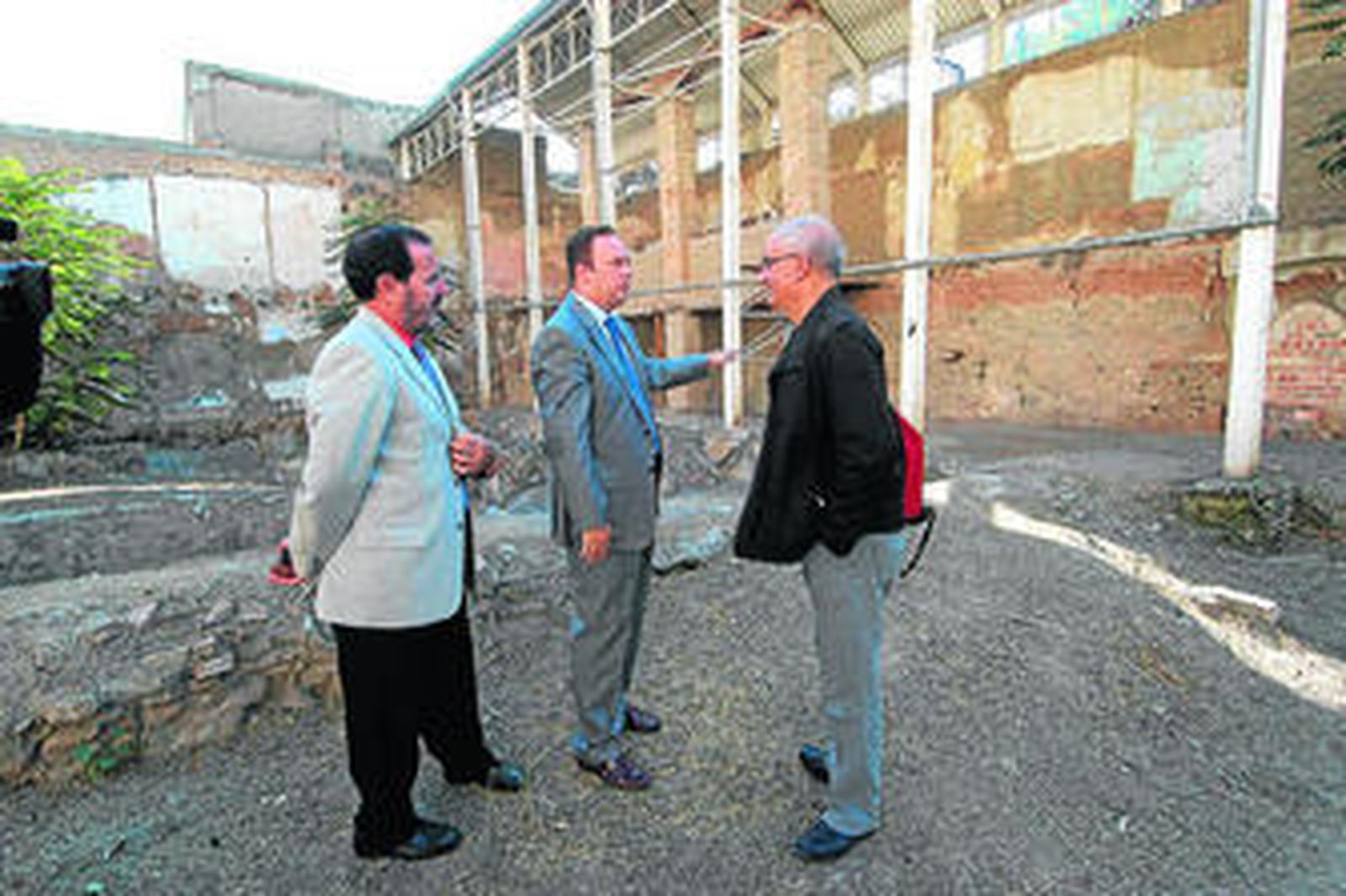 Pedro Benzal, Jesús Huertas y el arquitecto responsable del proyecto, Pedro Salmerón.