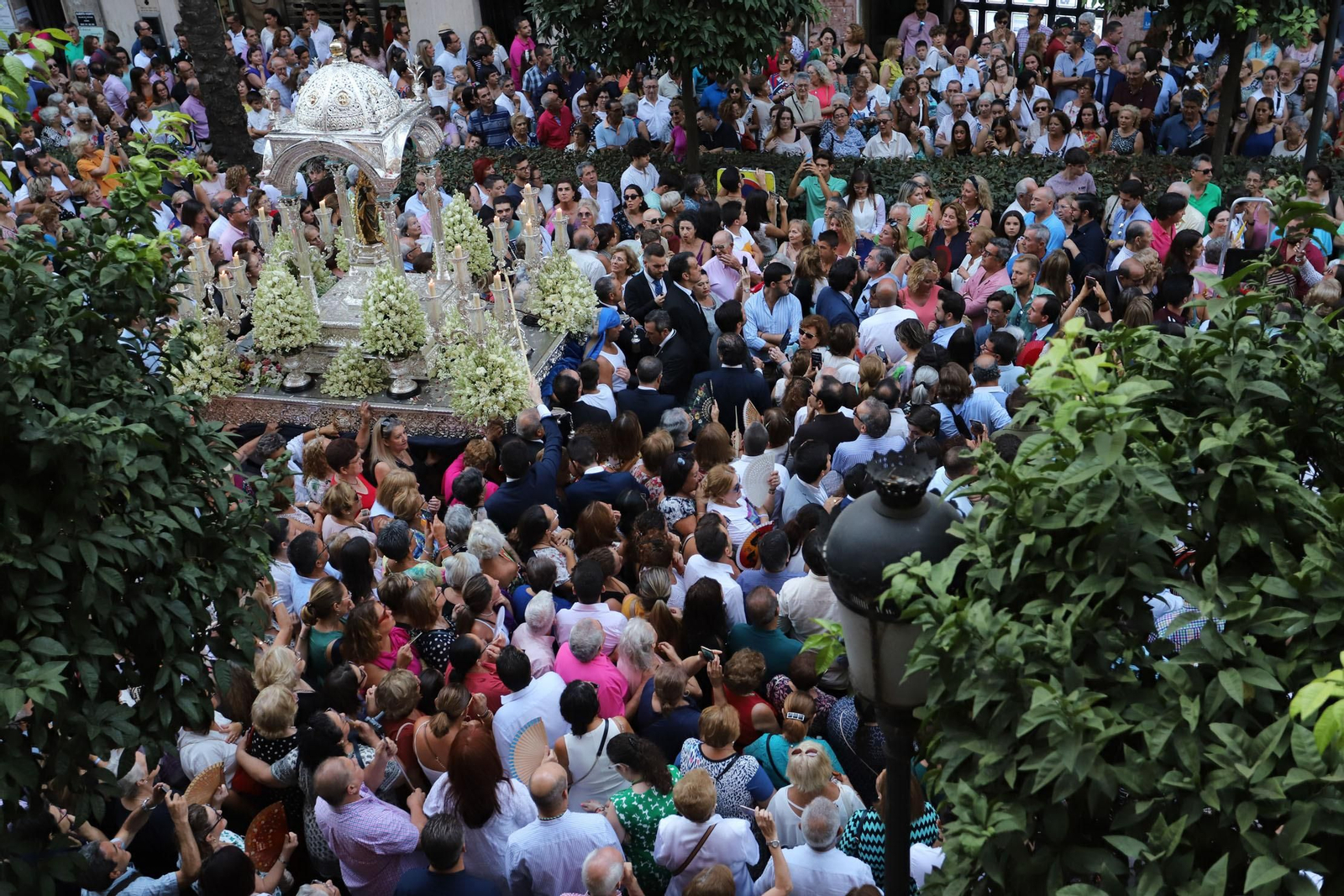 Traslado popular de la Virgen de la Cinta a su Santuario