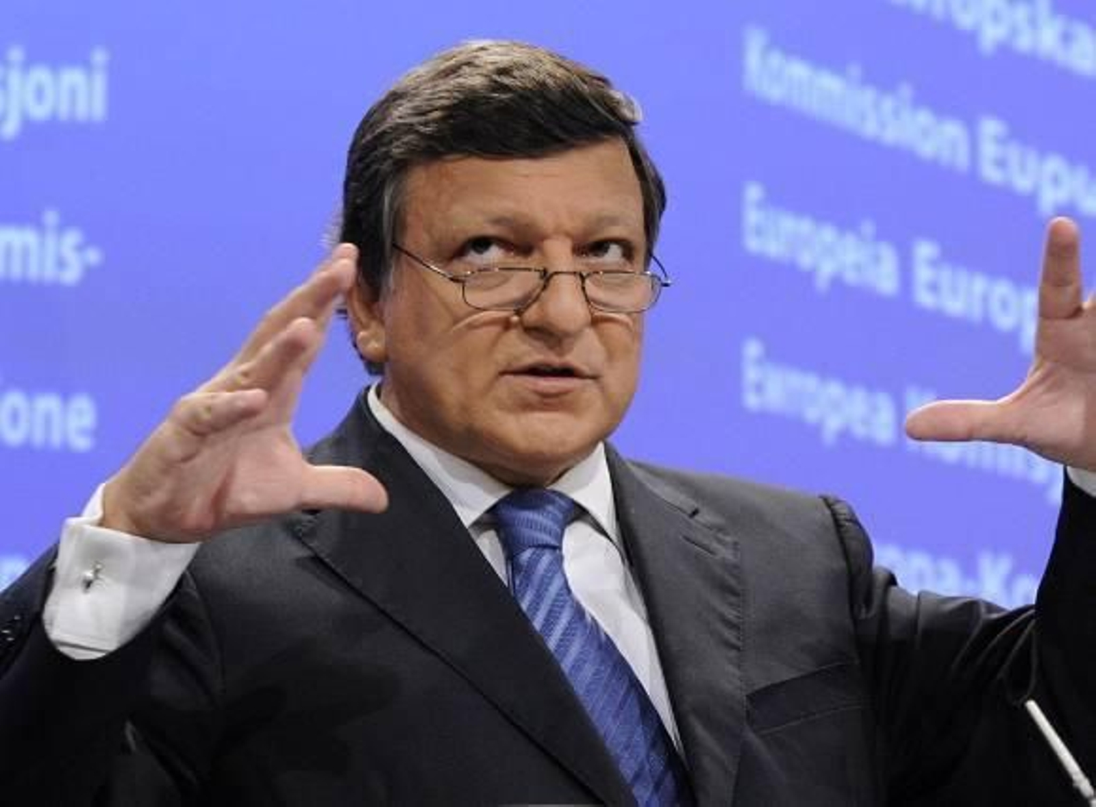 Barroso propone a los países de la UE que recapitalicen los bancos